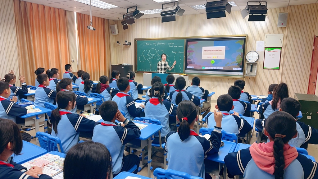 课堂教学。