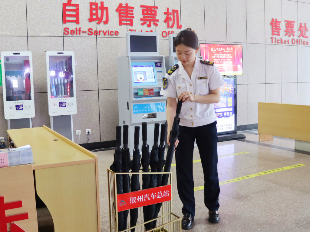 胶州汽车总站丨伏天送清凉 服务不打烊2